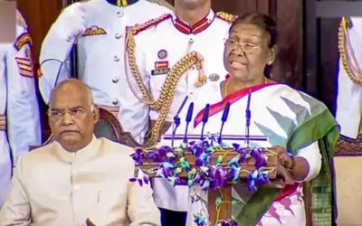 Presidenta de India Droupadi Murmu prestó juramento