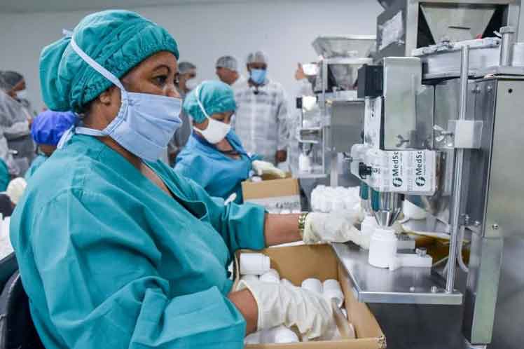 Cuba recupera producción de medicamentos contra el cáncer