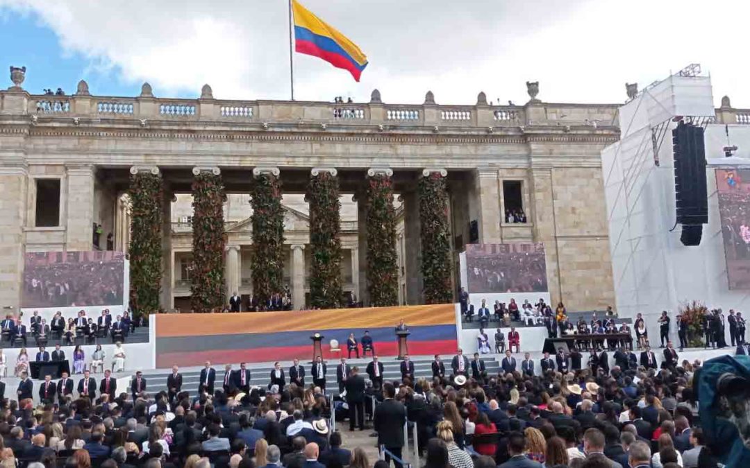 Gustavo Petro ya es presidente de Colombia