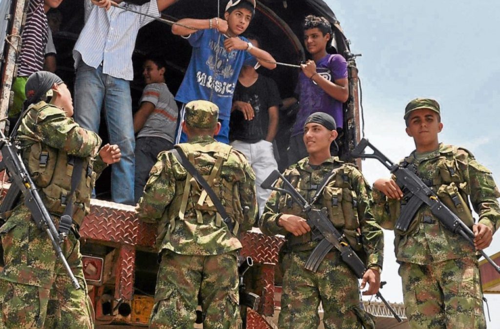 ¿Nunca más estas humillantes fotos en Colombia?