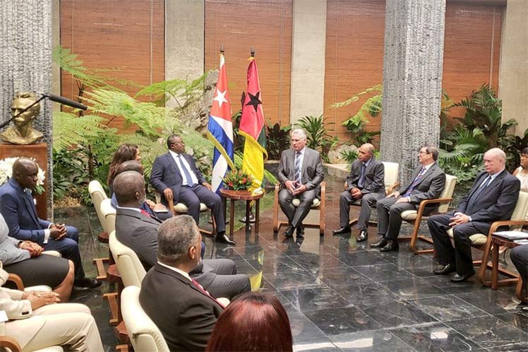 Presidente de Cuba recibió a su par de Guinea-Bissau