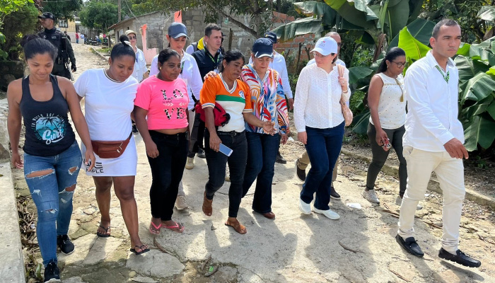 Gobierno y comunidad estudian reubicación del cementerio y 86 viviendas en Piojó, Atlántico
