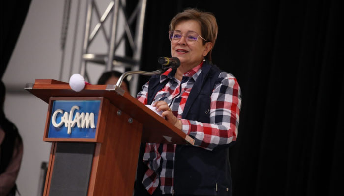 Ministra del Trabajo firma decreto del incremento de salario mínimo para 2023