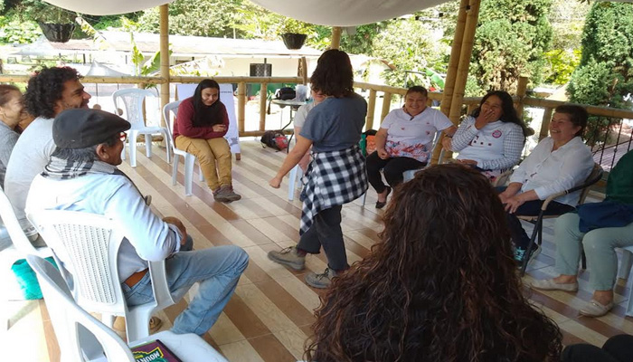 Estudiantes javerianos clausuran taller ambiental en Villa Restrepo