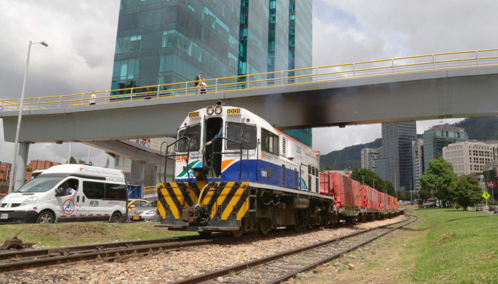 Colombia firma memorando con Reino Unido para la reactivación ferroviaria