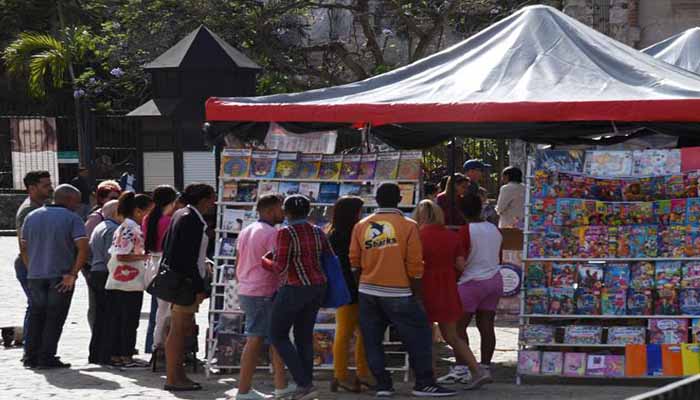 La Habana histórica disfruta el ambiente de Feria del libro