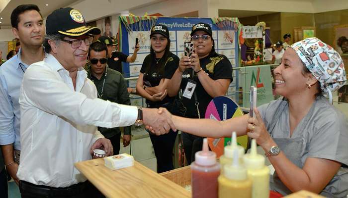 En Valledupar, Presidente Petro se compromete a empoderar, cuidar y proteger a la economía popular