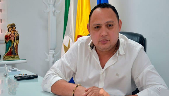 Alcalde irá a juicio disciplinario por no haber protegido a líderesa social