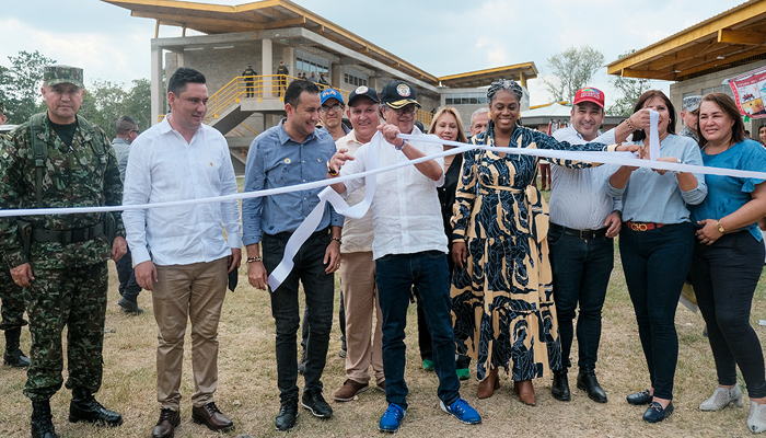 Presidente Petro  hizo entrega de megacolegio en Panamá de Arauca