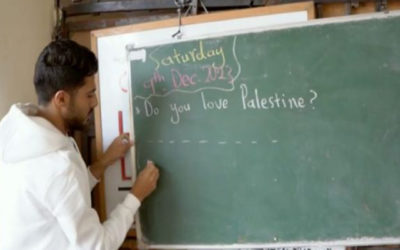 El profesor que sigue dando clases en Gaza en medio de los bombardeos de “Israel”