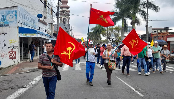 Estudiar y difundir el programa de los Comunistas Colombianos