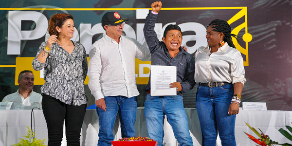 Presidente Petro entregó tierras a comunidades indígenas víctimas del conflicto