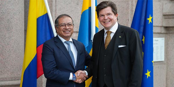 Desde Suecia, el presidente Petro pide “levantar la bandera de la paz”