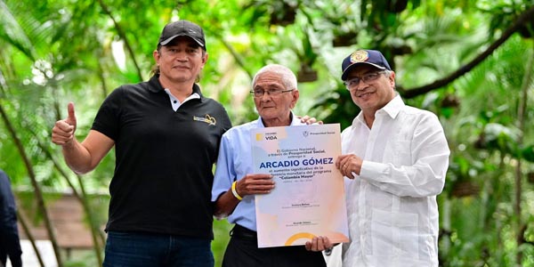 Con bono pensional para mayores de 80 años y Renta Joven, se avanza en justicia social