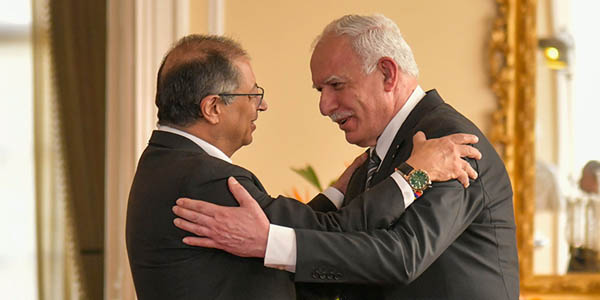 Condecoran al presidente Petro con el Gran Collar del Estado Palestino