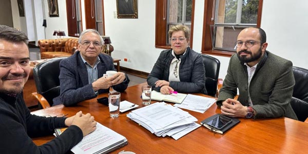 Ministra del Trabajo gestiona bonificación para sindicatos de la entidad