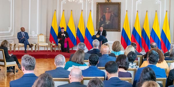 Colombia necesita Acuerdo Nacional, afirmó el presidente Petro al cuerpo diplomático