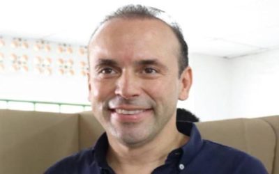 Bombardear la paz, propone Alejandro Éder