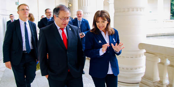Presidente Petro y alcaldesa de París, Anne Hidalgo, hablan de cambio climático