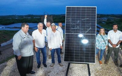 Presidente Petro invita a alcaldes del Caribe a construir parques solares para reducir tarifas eléctricas