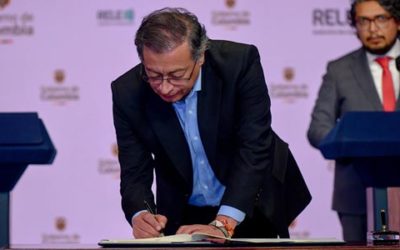 Gobierno firma directiva presidencial para fortalecer libertad de expresión y libertad de prensa