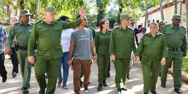 Cuba «Estamos de pie, estamos combatiendo y vamos a salir de esta»