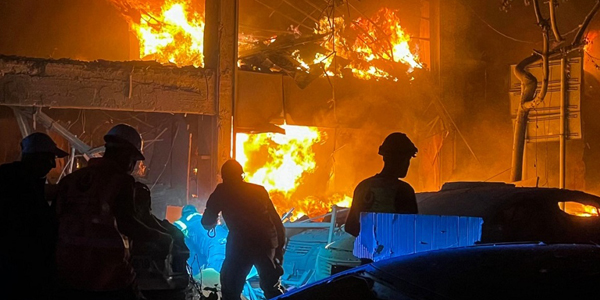 Israel intensifica bombardeos para presionar posición de Líbano