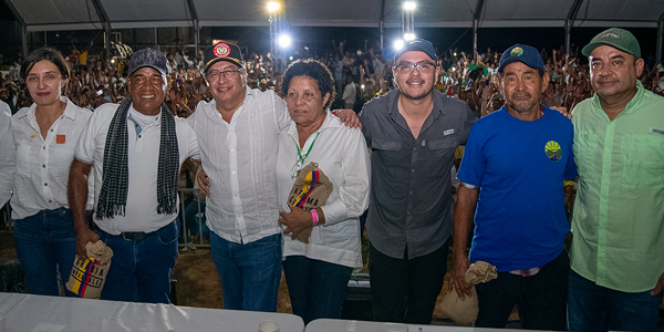 El presidente Petro entrega de 7.244 hectáreas a familias víctimas de la violencia en Chimichagua