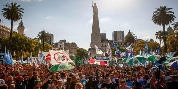 Con Marcha de la Resistencia denuncian en Argentina política de Milei