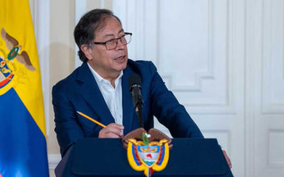 Gobierno logró reducir deuda externa frente al PIB: presidente Petro