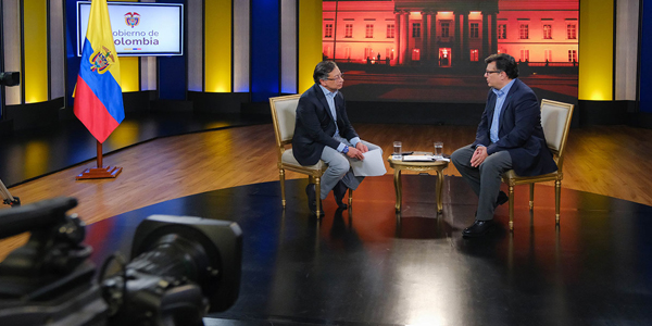 No están censurando solamente a la persona sino a 11 millones y medio de  colombianos: presidente Petro - Partido Comunista Colombiano