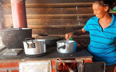 MinMinas expedirá resolución para sustituir las cocinas de leña por estufas solares e hidrógeno