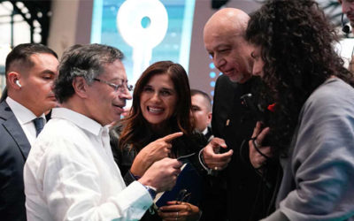 “Es absolutamente ineficaz tirar misiles”: presidente Petro en Arabia Saudita