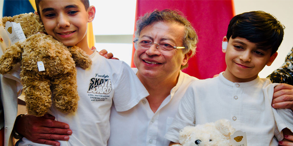 “No puede ser una humanidad que mate niños con misiles”: presidente Petro, en Qatar