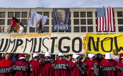 “Que se largue Trump”: cientos marchan en Washington contra el presidente