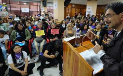 El candidato Iván Cepeda advierte sobre presiones para evitar su participación en la consulta