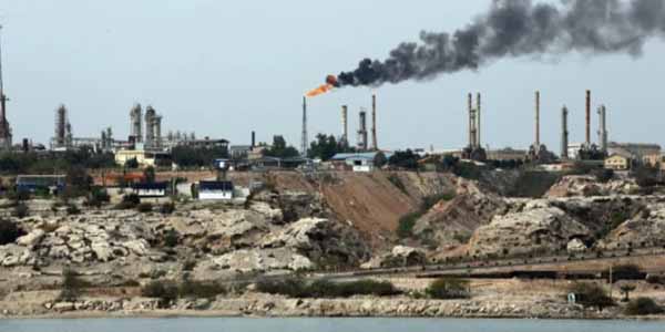 Irán advierte que no permitirá que se exporte petróleo de la región a EE.UU.