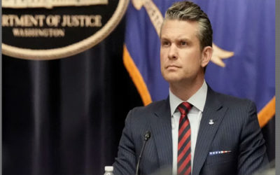 Criminal de guerra: Abuchean a Hegseth en audiencia del Pentágono