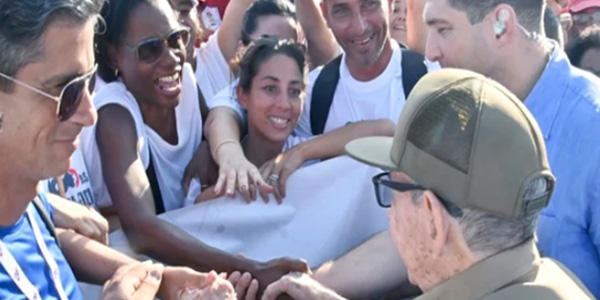 Movimientos solidarios rechazan acusación contra Raúl Castro y asedio a Cuba