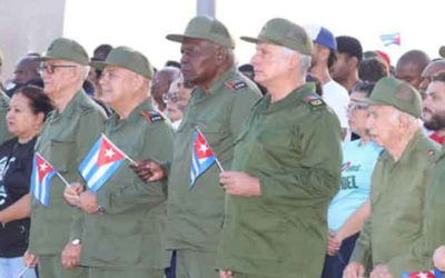 El presidente de Cuba, Miguel Díaz-Canel, encabezó movilización en defensa de líder de la Revolución