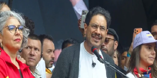 Iván Cepeda cierra campaña en Bogotá y convoca al voto popular el 21 de junio