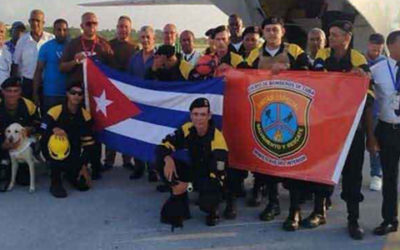 Otro grupo de rescatistas de Cuba llega a Venezuela para asistencia