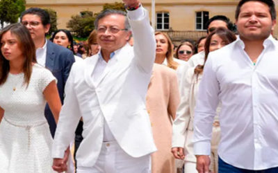 Despiden al presidente Gustavo Petro con honores militares